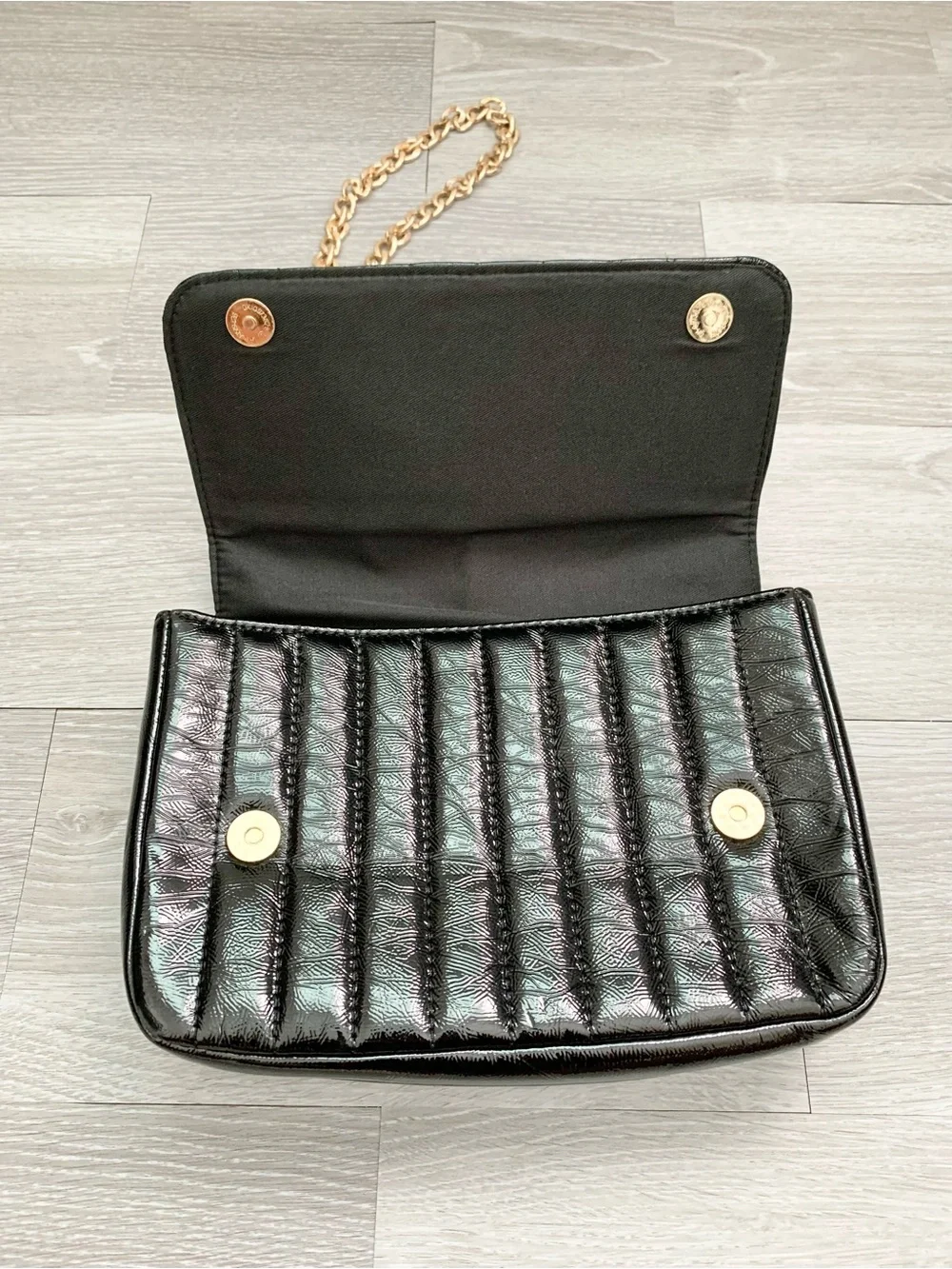 Forever 21 Black Faux Leather Quilted Chain Magnetic Crossbody Bag